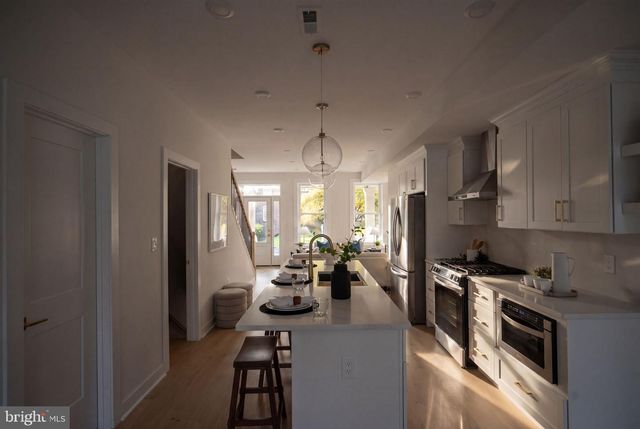 220 V ST NE, Washington, DC 20002