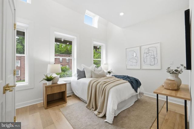 220 V ST NE, Washington, DC 20002