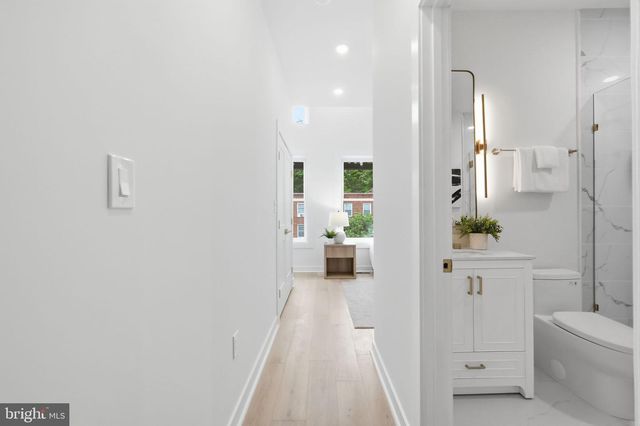 220 V ST NE, Washington, DC 20002