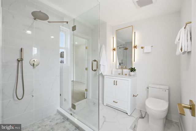 220 V ST NE, Washington, DC 20002