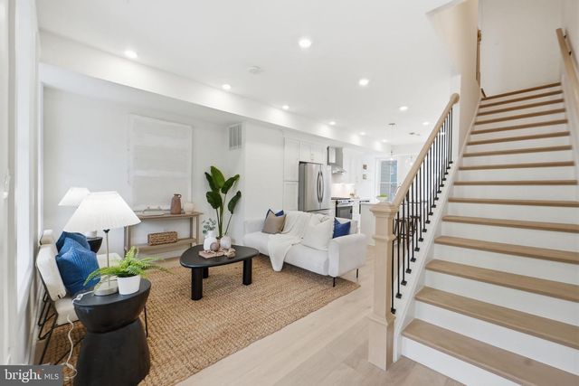 220 V ST NE, Washington, DC 20002