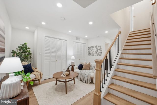 220 V ST NE, Washington, DC 20002