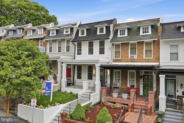 220 V ST NE, Washington, DC 20002