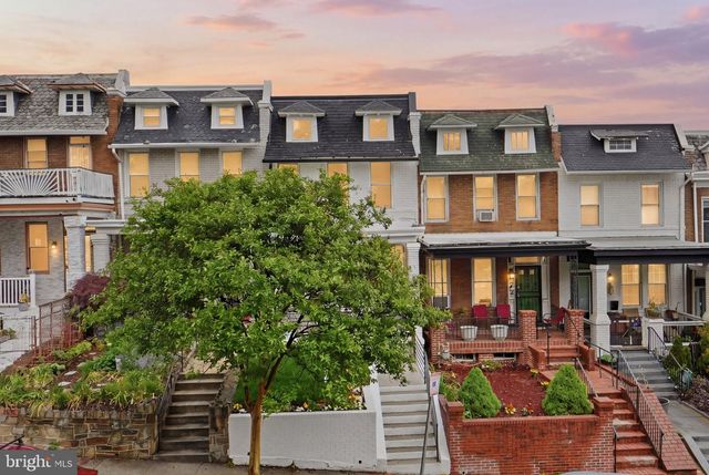 220 V ST NE, Washington, DC 20002