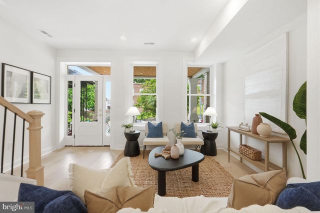 220 V ST NE, Washington, DC 20002