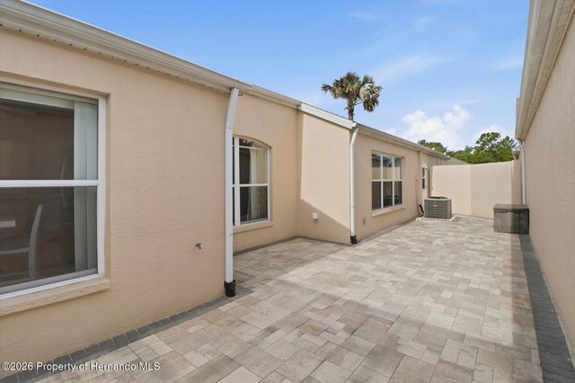 250 Royal Palm Way, Spring Hill, FL 34608