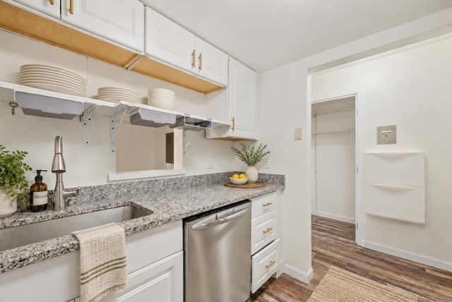 14 Boston St 1A, Somerville, MA 02143