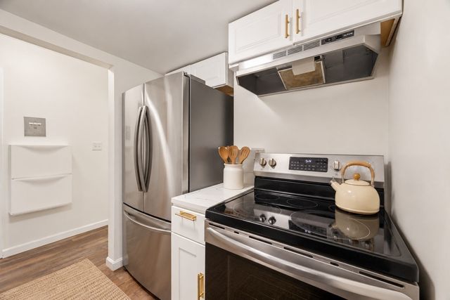 14 Boston St 1A, Somerville, MA 02143