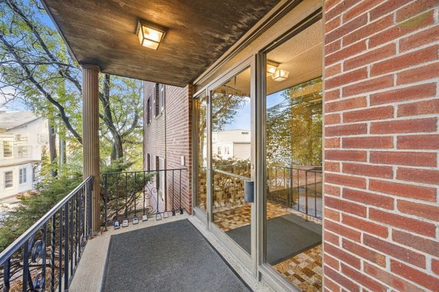 14 Boston St 1A, Somerville, MA 02143