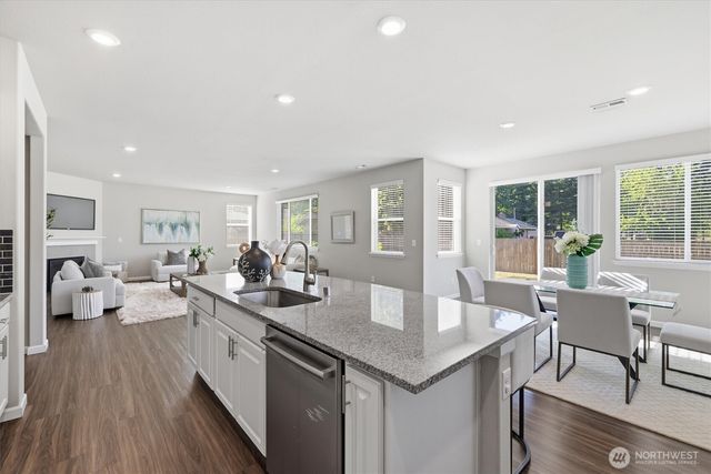 15530 SE 277th Place, Kent, WA 98042