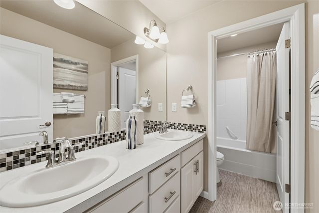 15530 SE 277th Place, Kent, WA 98042