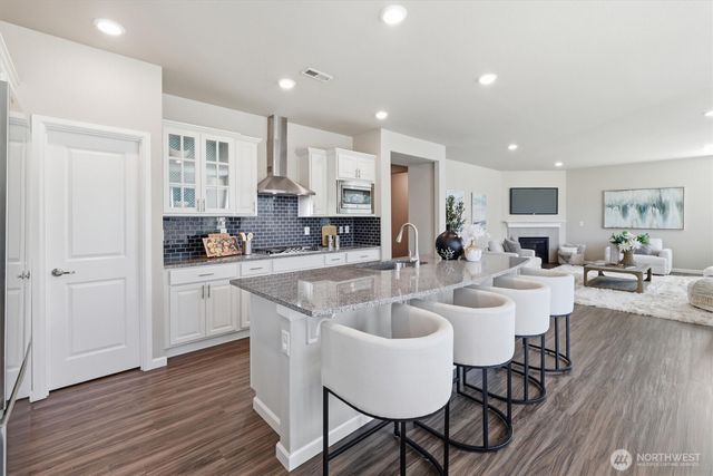 15530 SE 277th Place, Kent, WA 98042