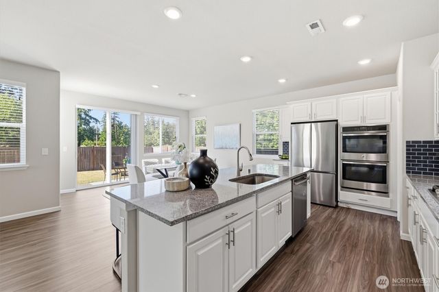 15530 SE 277th Place, Kent, WA 98042