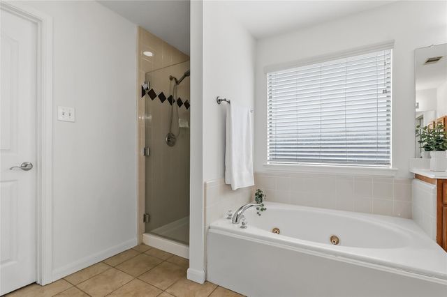 32014 Decker Oaks Drive, Pinehurst, TX 77362