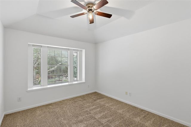 32014 Decker Oaks Drive, Pinehurst, TX 77362