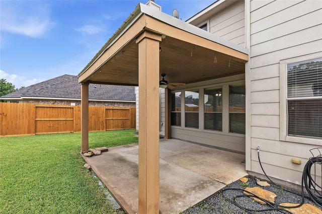32014 Decker Oaks Drive, Pinehurst, TX 77362