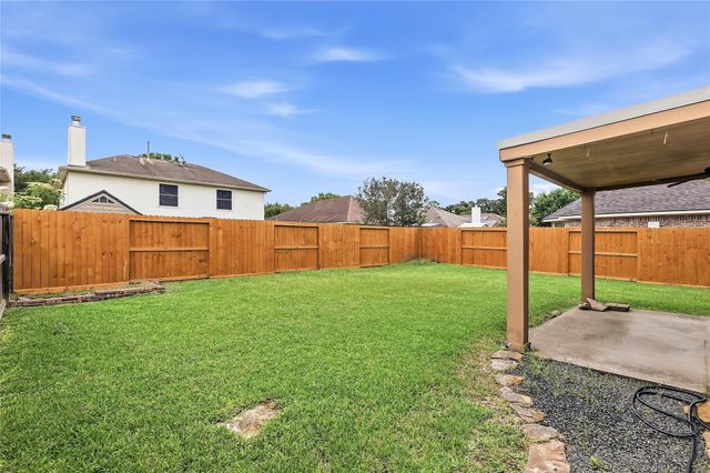 32014 Decker Oaks Drive, Pinehurst, TX 77362