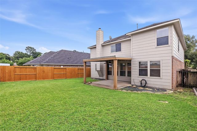 32014 Decker Oaks Drive, Pinehurst, TX 77362