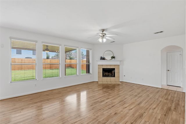 32014 Decker Oaks Drive, Pinehurst, TX 77362