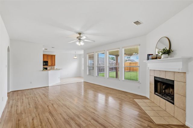 32014 Decker Oaks Drive, Pinehurst, TX 77362