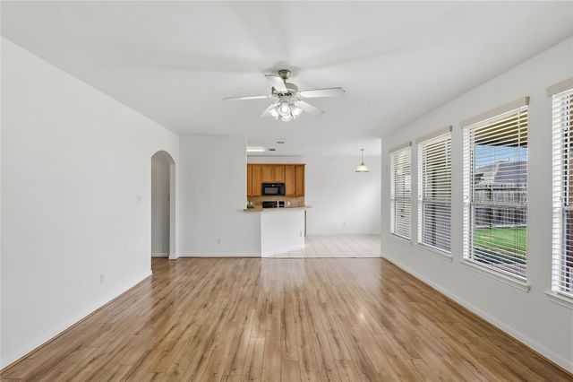 32014 Decker Oaks Drive, Pinehurst, TX 77362