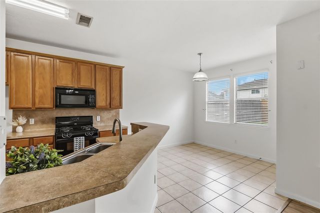 32014 Decker Oaks Drive, Pinehurst, TX 77362