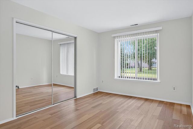 2037 E Franklin Drive, Canton, MI 48187