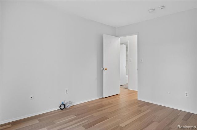 2037 E Franklin Drive, Canton, MI 48187