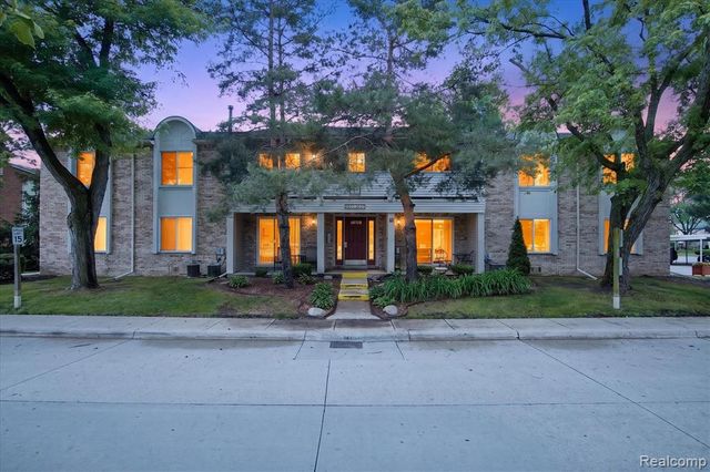 2037 E Franklin Drive, Canton, MI 48187