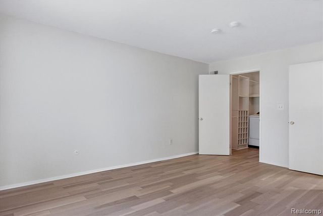 2037 E Franklin Drive, Canton, MI 48187