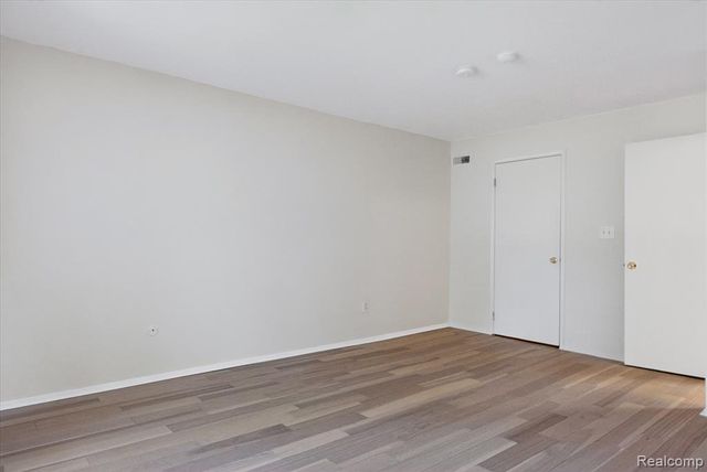 2037 E Franklin Drive, Canton, MI 48187