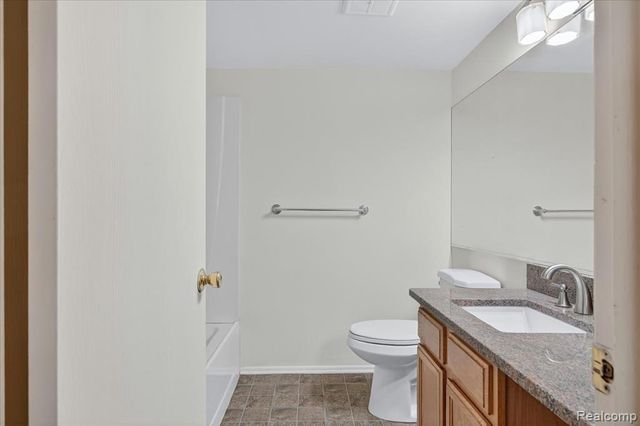 2037 E Franklin Drive, Canton, MI 48187