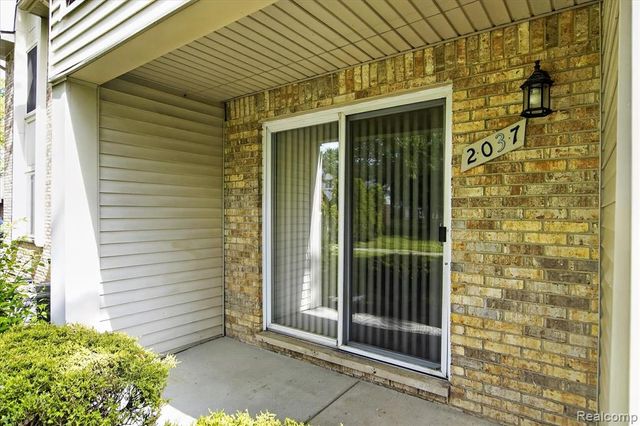 2037 E Franklin Drive, Canton, MI 48187