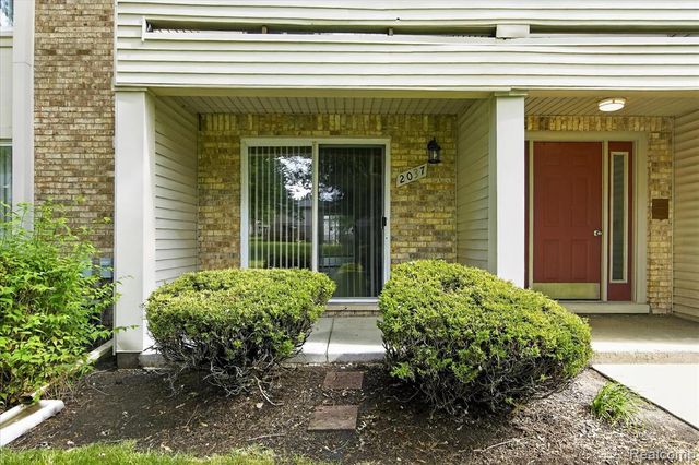 2037 E Franklin Drive, Canton, MI 48187
