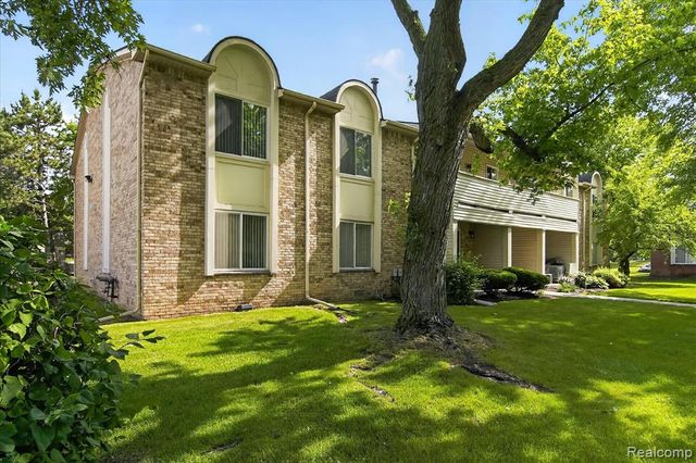 2037 E Franklin Drive, Canton, MI 48187