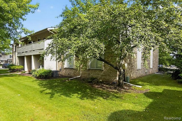 2037 E Franklin Drive, Canton, MI 48187