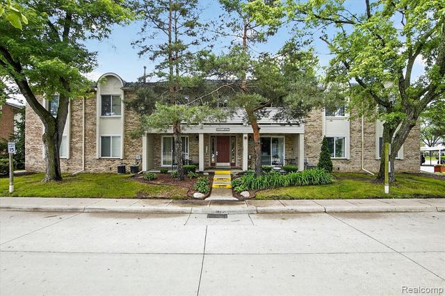 2037 E Franklin Drive, Canton, MI 48187