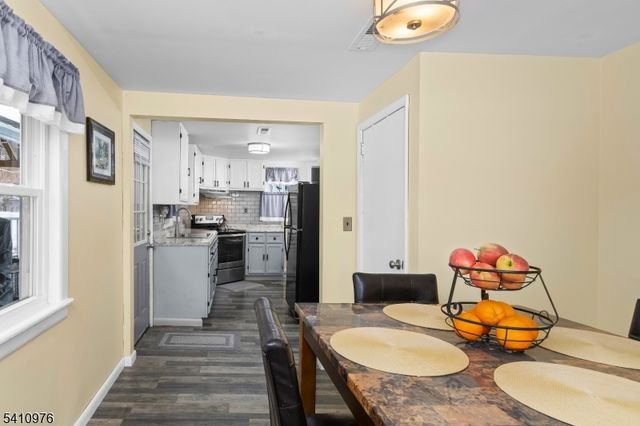 8 Myrtle Ave, Mount Olive Twp., NJ 07828