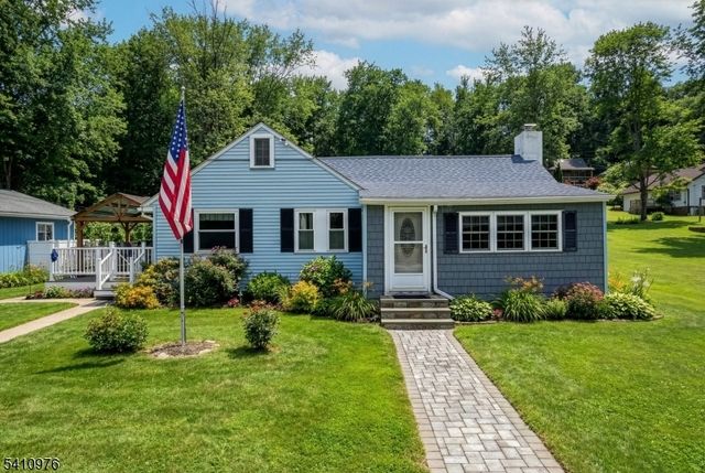 8 Myrtle Ave, Mount Olive Twp., NJ 07828