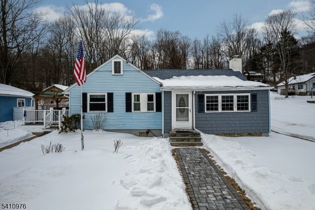 8 Myrtle Ave, Mount Olive Twp., NJ 07828