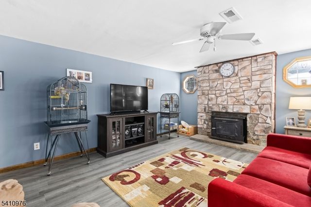 8 Myrtle Ave, Mount Olive Twp., NJ 07828