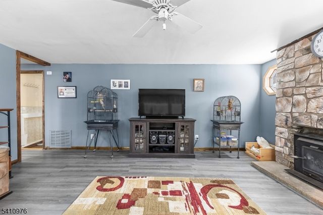 8 Myrtle Ave, Mount Olive Twp., NJ 07828