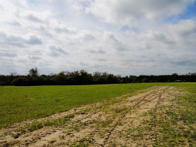 2465 County Road 314, Rockdale, TX 76567