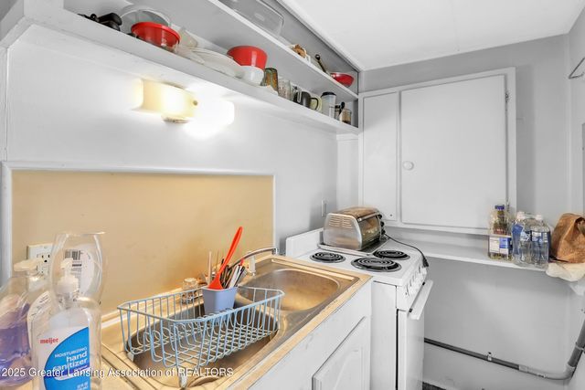 225 W Scott Street, Grand Ledge, MI 48837