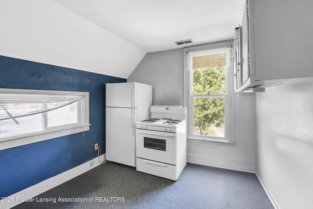 225 W Scott Street, Grand Ledge, MI 48837