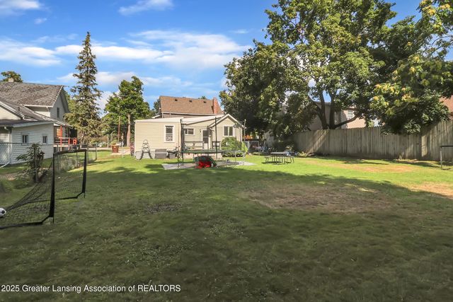 225 W Scott Street, Grand Ledge, MI 48837