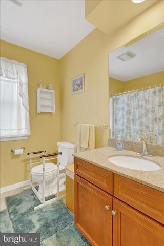 2515 ADMIRE SPRINGS DR, Dover, PA 17315