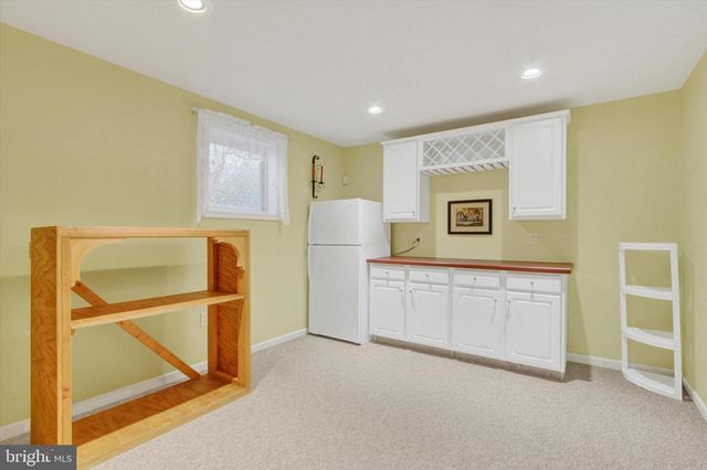 2515 ADMIRE SPRINGS DR, Dover, PA 17315