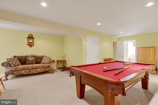 2515 ADMIRE SPRINGS DR, Dover, PA 17315