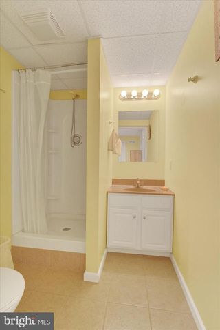 2515 ADMIRE SPRINGS DR, Dover, PA 17315
